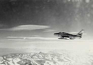  1962 . F-84F -    .  -,  35000 